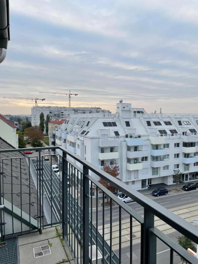 Eca Rooftop Live - Private Rooms & Serviced Apartments Wien Exteriör bild